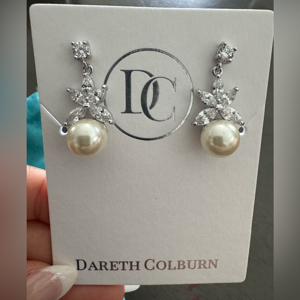 DC Silver and White Crystal Pearl Earrings